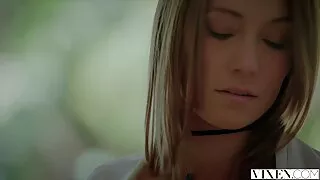 La bionda giocosa gonfia la figa succosa sulla grande video hard attrici italiane figa del fidanzato