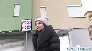 Giovane bionda in calze ha il coraggio scene hard attrici italiane di gara anale dopo l'aspirazione