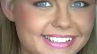 Giovane Casalinga porno con attrici italiane che salta il culo sul grosso cazzo dell'uomo nero
