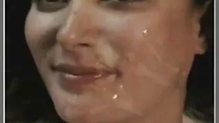 Hottie non mente un grosso cazzo in un video porno celebrità italiane culo stretto